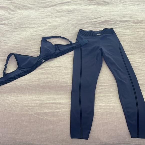 Alo Yoga Airlift Line Up Bra and High - Waist 7/8 Legging - Picture 6 of 9
